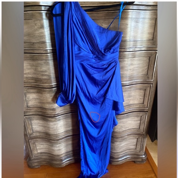 NWOT MAC DUGGAL One Shoulder Long Sleeve Satin Formal Gown - Picture 11 of 12